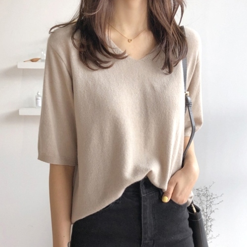 コーデを組む ４色展開 シンプル半袖 Vネック 無地 Tシャツ