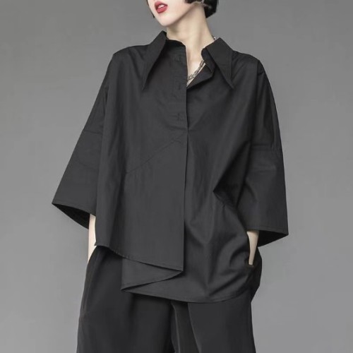 黒＝地味？ノンノン！【Ｓ~3XL】デザイン性高い春 夏ブラック ホワイト無地折り襟ボタン 五分袖7分袖イレギュラーシャツ