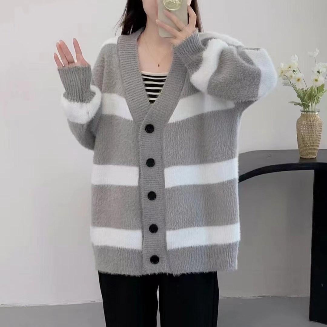 オフホワイト