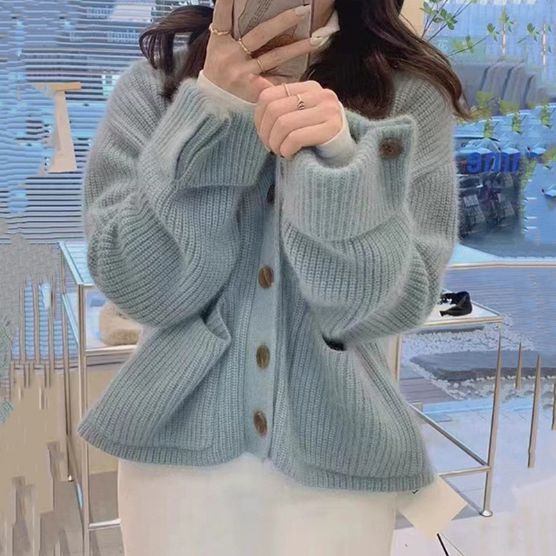 ブルー