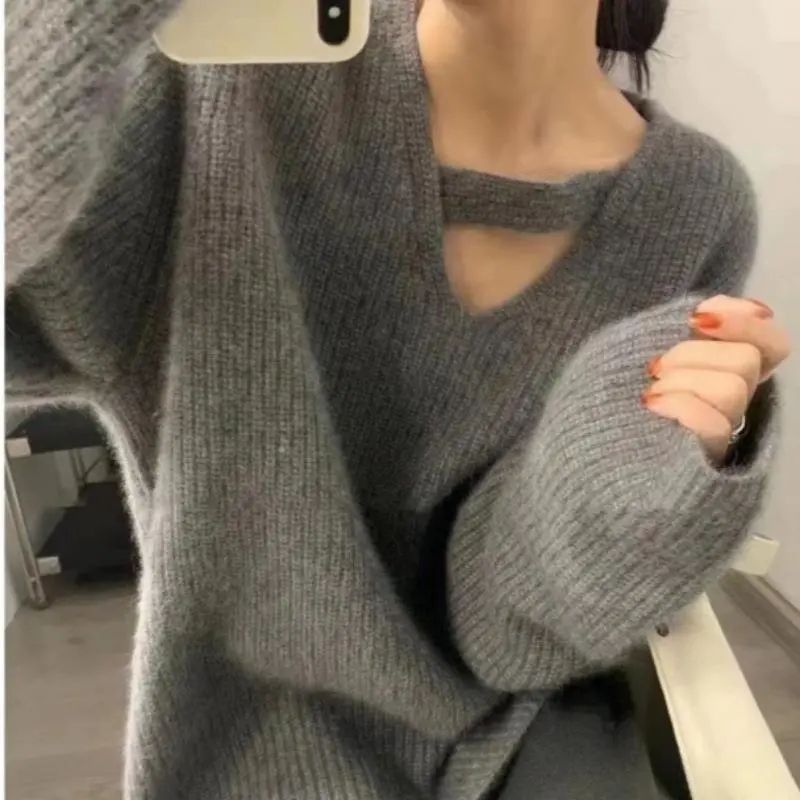 グレー