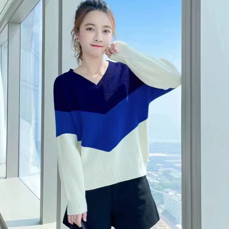 ブルー