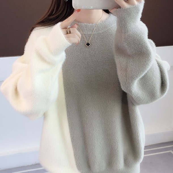 グレー