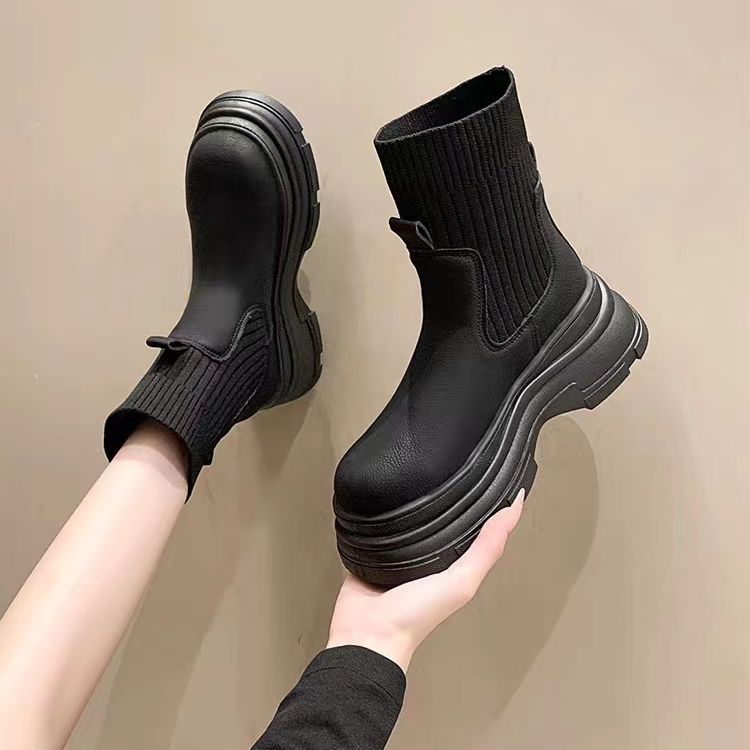 ブラック