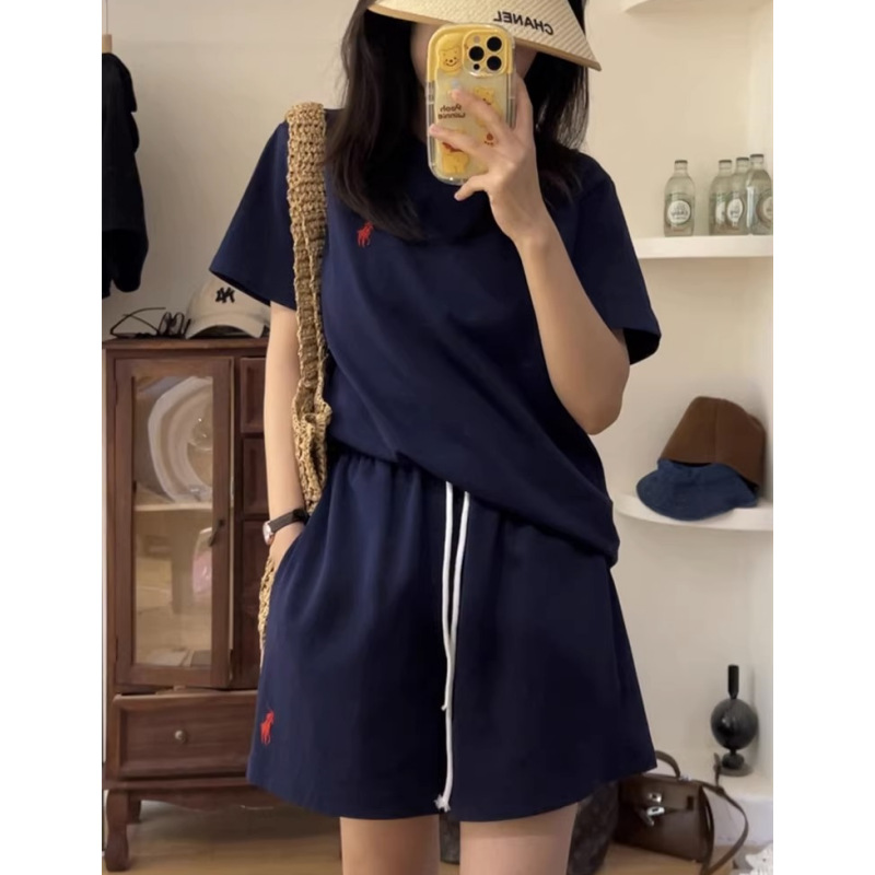 ネイビー
