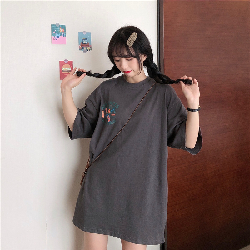 グレー