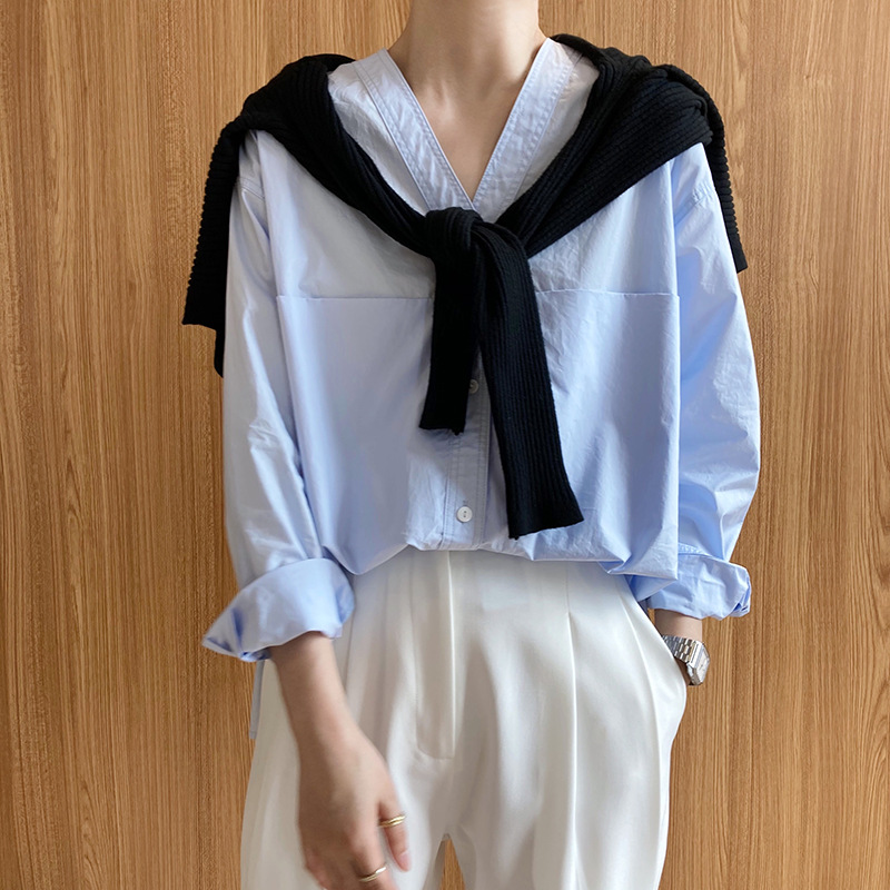 ブルー