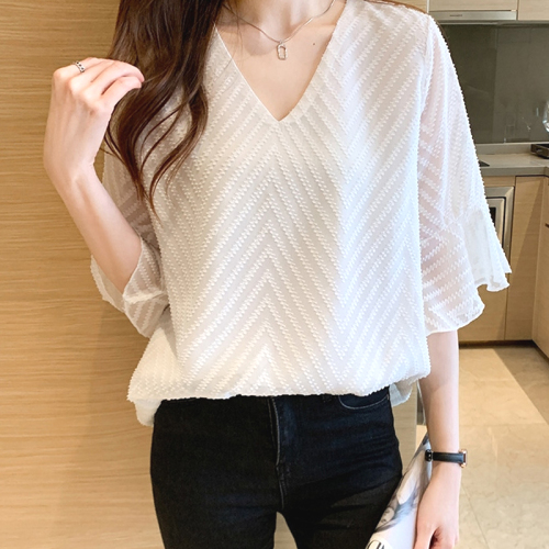 上品な可愛さフェミニン無地通勤/OLフレア袖VネックTシャツ夏コーデファッションcoordinateカジュアルコーデコーディネート夏服今日のコーデ大人コーデレディースfashionootd