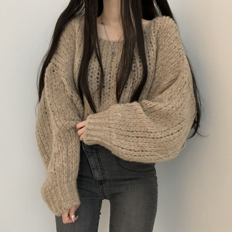 カーキ