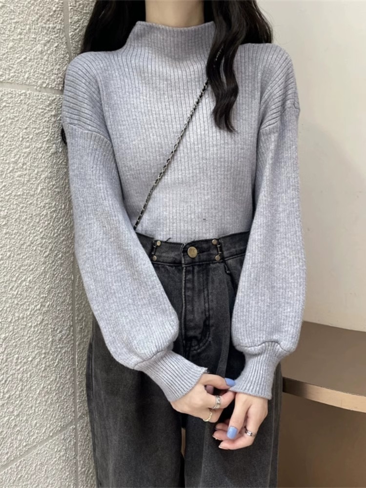 グレー