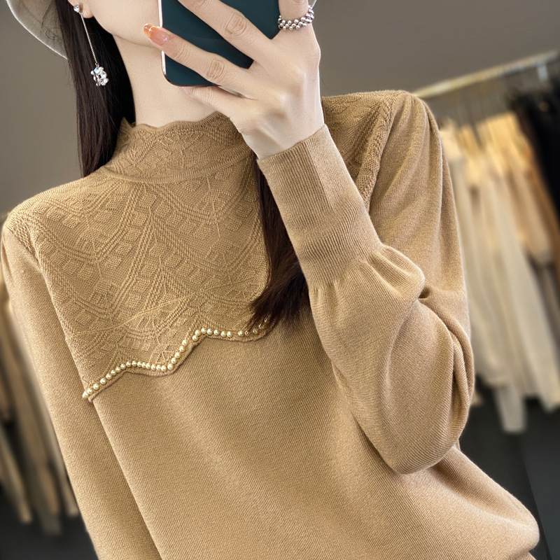 カーキ