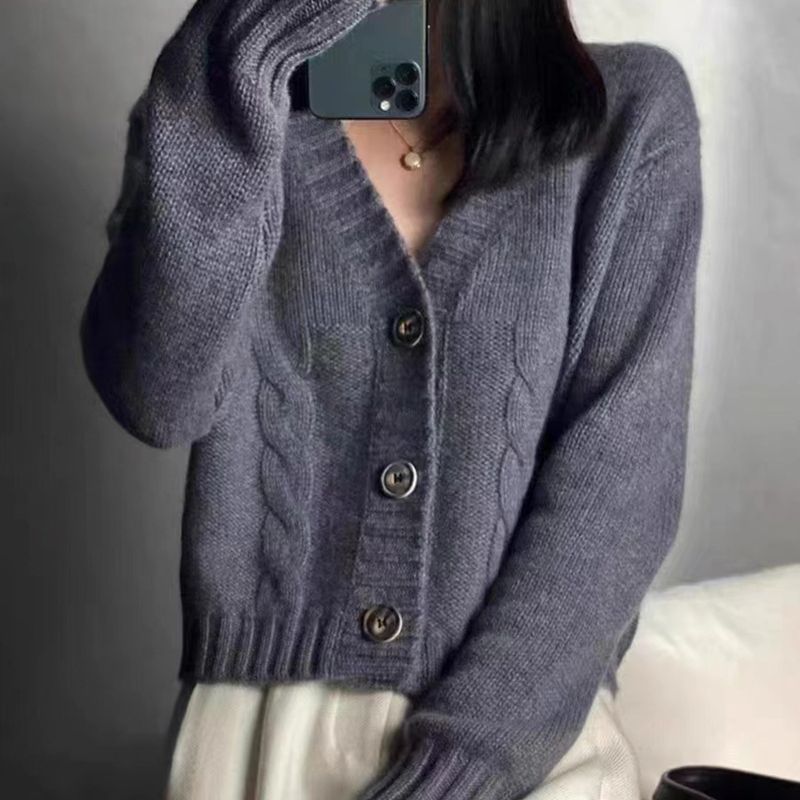 グレー