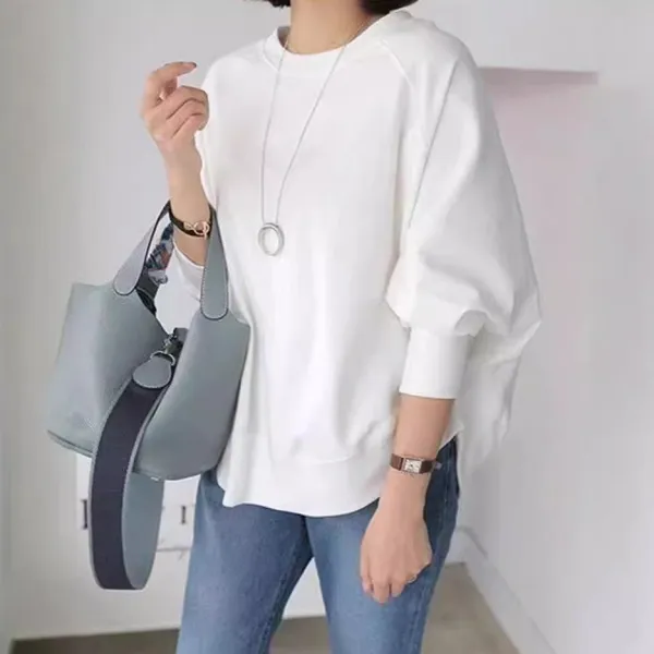 華やかさをプラス シンプル 無地 プルオーバー スウェット fashion ootd カジュアルコーデ ファッション コーディネート 今日のコーデ coordinate トレンドコーデ 着回しコーデ 大人コーデ 大人可愛い 大人ファッション