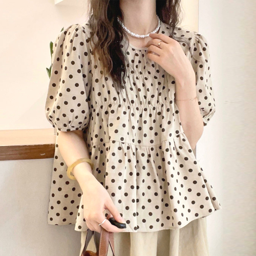 SNSで話題沸騰 パフスリーブ 切り替え ラウンドネック 五分袖 ドット柄 カジュアル Ｔシャツ fashion ootd カジュアルコーデ ファッション コーディネート 今日のコーデ coordinate トレンドコーデ 着回しコーデ 大