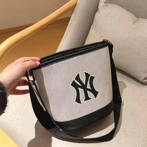 OL通勤  刺繡  ワンショルダー  帆布