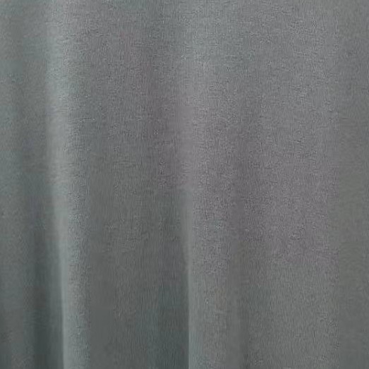 チャコールグレー