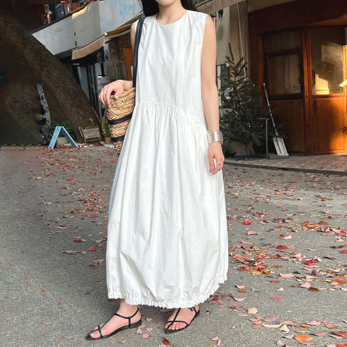 フレンチシック高級感夏新作ゆったりシルエットスリムに見えるノースリーブワンピース