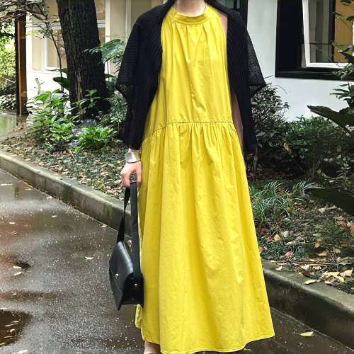 夏ファッション合わせやすいノースリーブワンピース
