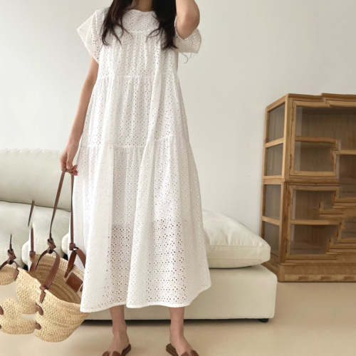 欠かせない カジュアル 半袖 ラウンドネック 無地 透かし編み フリル袖 ワンピース fashion ootd カジュアルコーデ ファッション コーディネート 今日のコーデ coordinate トレンドコーデ 着回しコーデ 大人コーデ 大