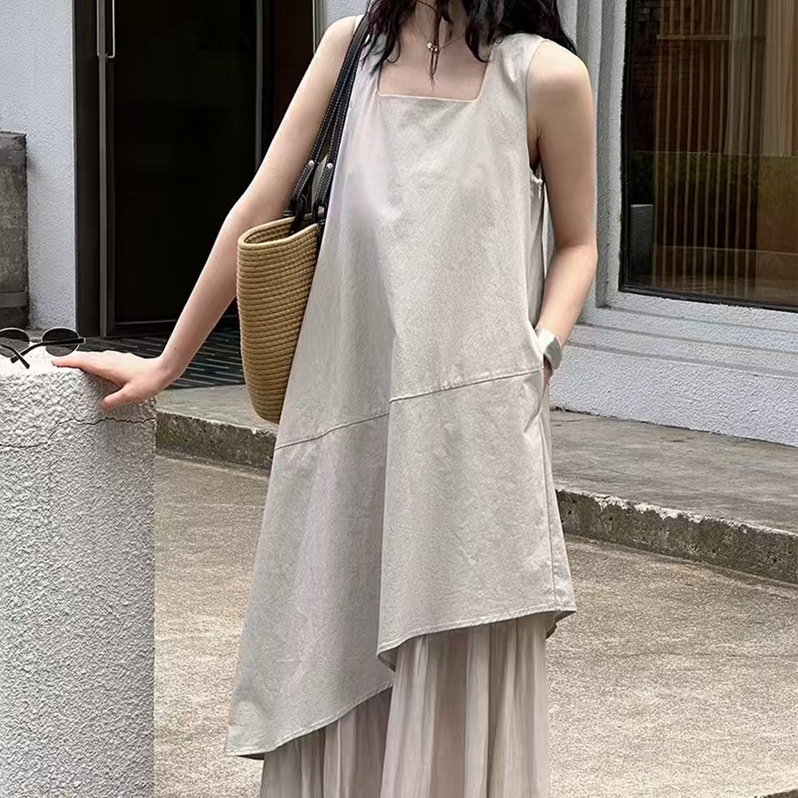 ベージュ