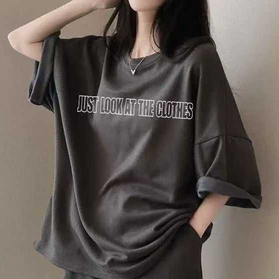 ダークグレー