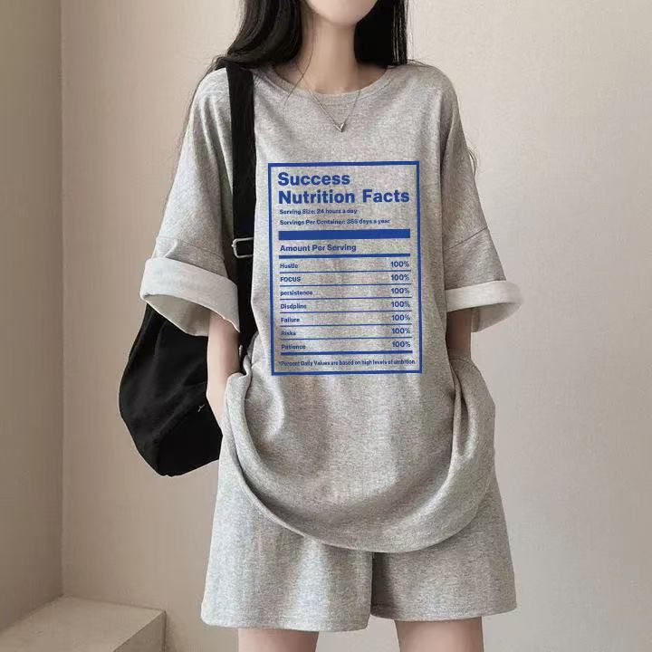 ライトグレー