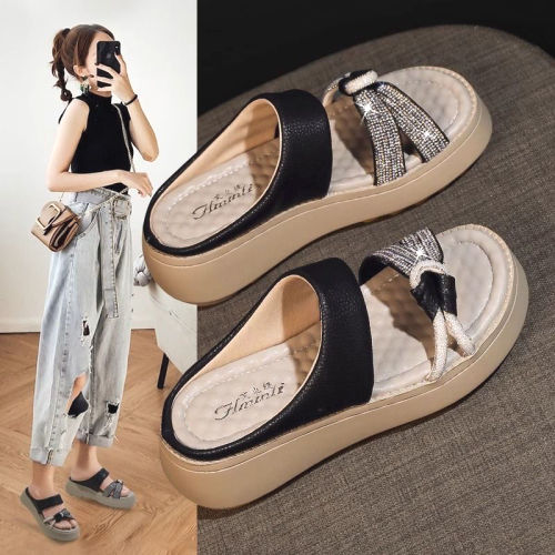 高見えデザイン 丸トゥ キック ローファー 厚底 カジュアル ラインストーン 平底・厚底サンダル fashion ootd カジュアルコーデ ファッション コーディネート 今日のコーデ coordinate トレンドコーデ 着回しコーデ 大