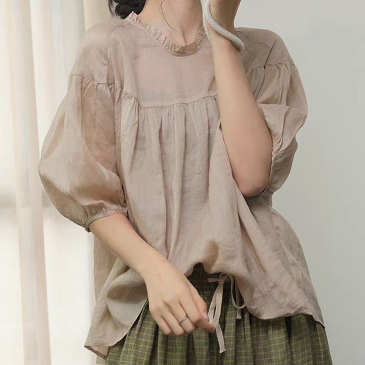 ベージュ