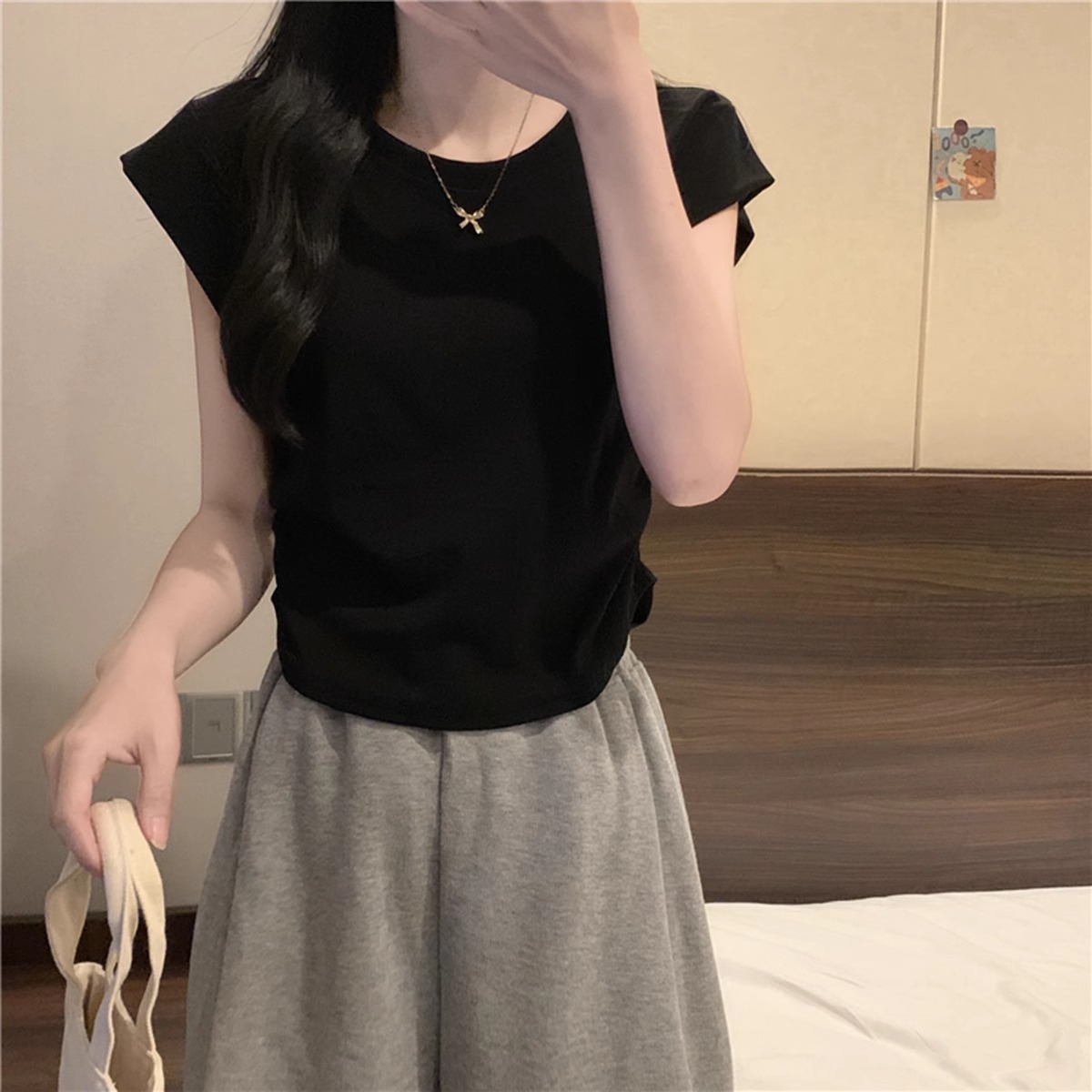 ブラック