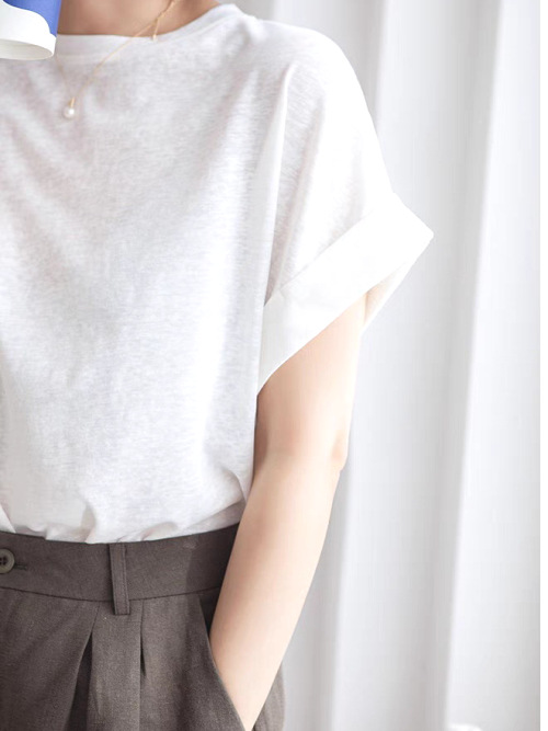 Tシャツ  ベージュ  材質  コットン  半袖  夏服  着心地良い  通気性良い  トップス