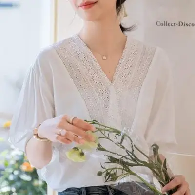 女っぽさが漂う レース ファッション 半袖 無地 シングルブレスト シャツ  白 ホワイト fashion ootd カジュアルコーデ ファッション コーディネート 今日のコーデ coordinate トレンドコーデ 着回しコーデ 大人コー