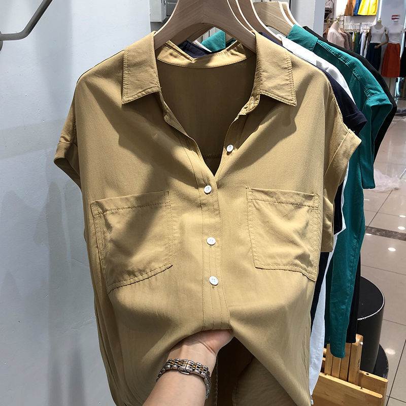 ベージュ