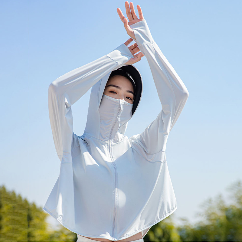 ライトグレー