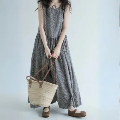 夏新作・綿麻素材 ゆったりチェック柄ノースリーブワンピース（大きいサイズ対応）