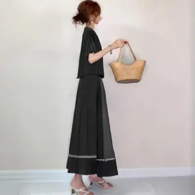 半袖ブラウス＋スカートの2点セット