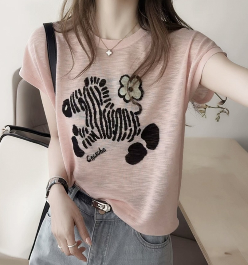 ピンク