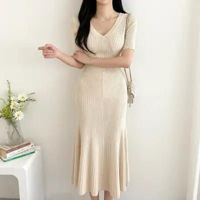 無地  シンプル  ワンピース  ニット  ニットワンピース  半袖  ロング  膝下丈  Vネック  プルオーバー  夏服  スリムフィット」  普通  新作  カジュアルドレス