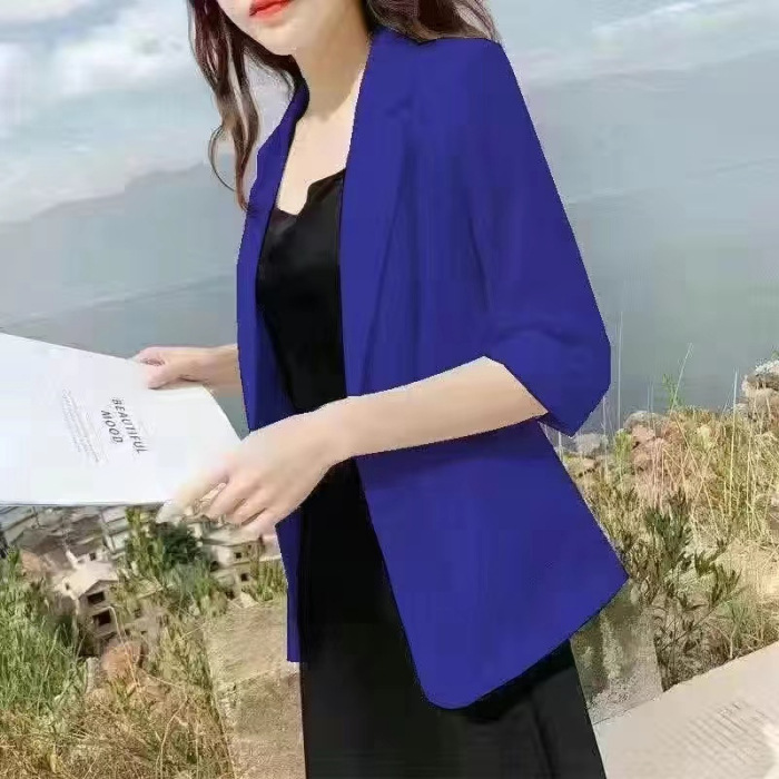 ブルー