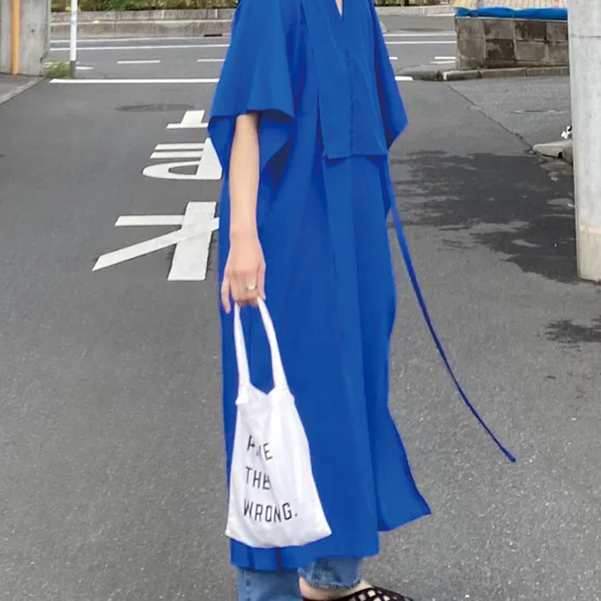 ブルー