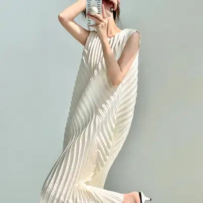 お買い得！ ノースリーブ Aライン 無地 ギャザー ラウンドネック カジュアル タンクワンピース 大人 ootd 夏コーデ 夏服 レディース ファッション 20代 30代 40代 50代 カジュアル コーディネート トレンド 着回し