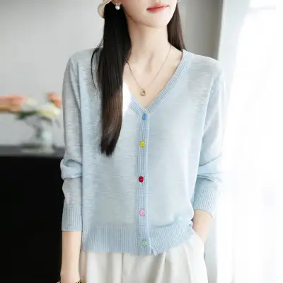 女性に大人気 ボタン Vネック 無地 クローズドバック 長袖 シンプル カーディガン 大人 ootd 夏コーデ 夏服 レディース ファッション 20代 30代 40代 50代 カジュアル コーディネート トレンド 着回し