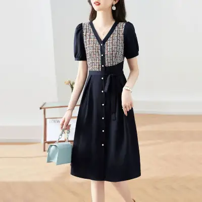 おしゃれ度高め ファッション ボタン Vネック Aライン 半袖 ハイウエスト ワンピース 大人 ootd 夏コーデ 夏服 レディース ファッション 20代 30代 40代 50代 カジュアル コーディネート トレンド 着回し