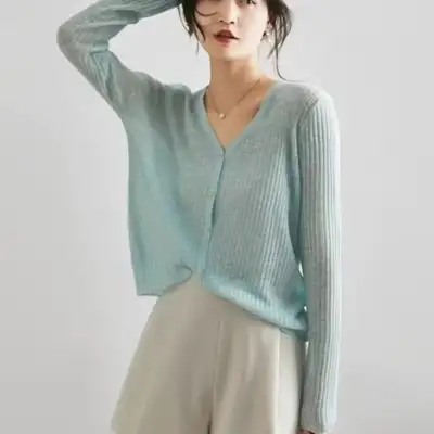 好感度UP無地上品見えボタンVネック長袖ファッションカーディガンコーディネートカジュアルファッション着回しootd夏コーデ夏服レディース20代30代40代50代