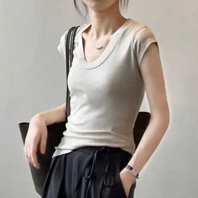 着回し力抜群 コーディネート自在 Uネック 半袖 無地 プルオーバー カジュアル Tシャツ