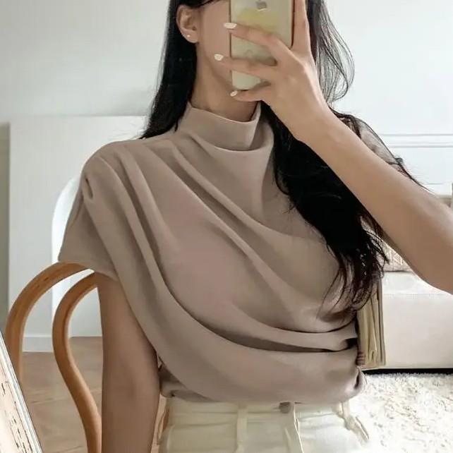 ベージュ