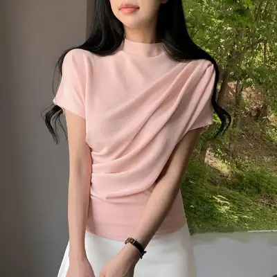 トレンドアイテム  ハイネック 無地 半袖 シンプル Tシャツ 大人 ootd 夏コーデ 夏服 レディース ファッション 20代 30代 40代 50代 カジュアル コーディネート トレンド 着回し