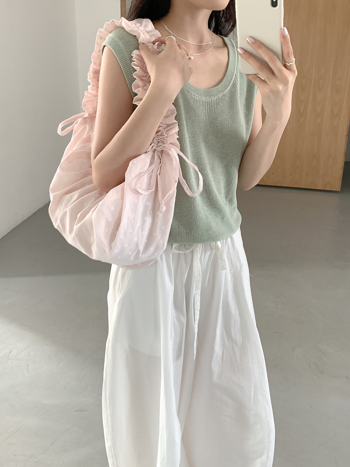ピンク