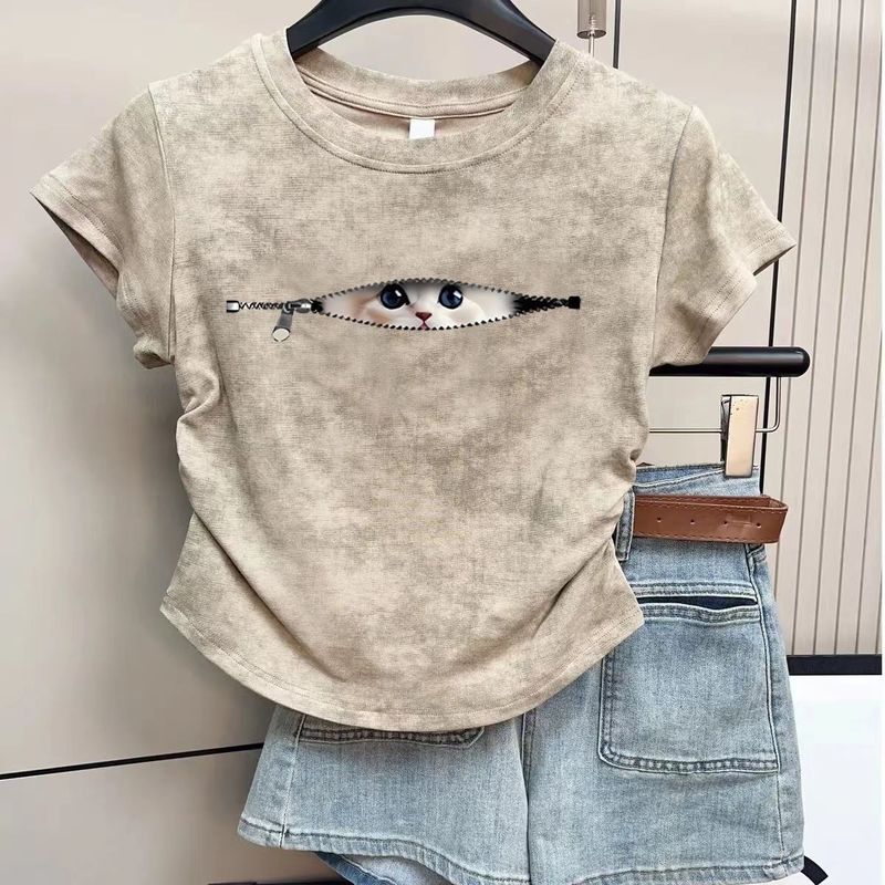ベージュ