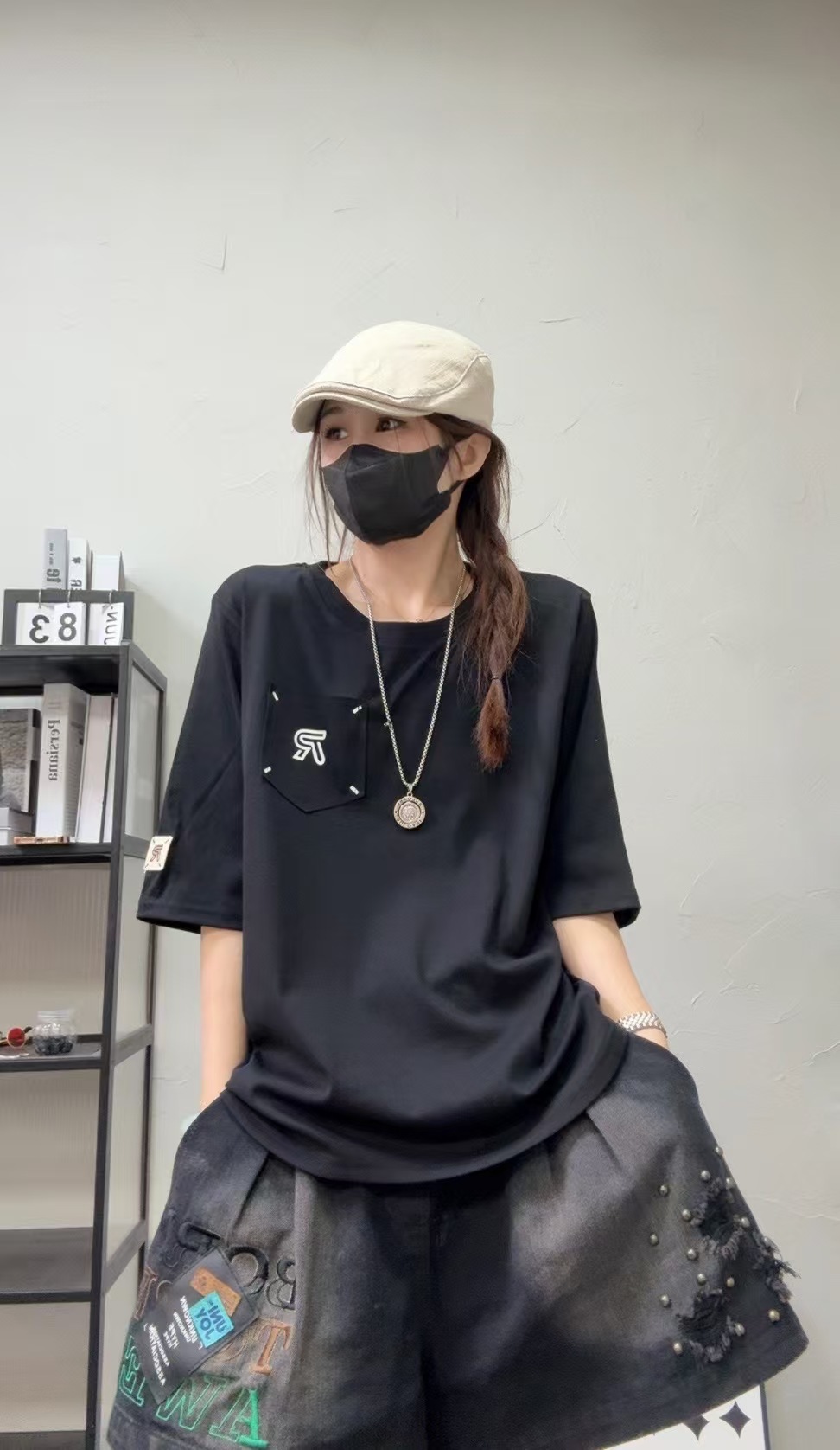 ブラック