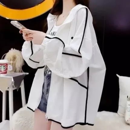 目を奪われるカジュアルジッパーフード付き日焼け止め服ブラック黒ホワイト白